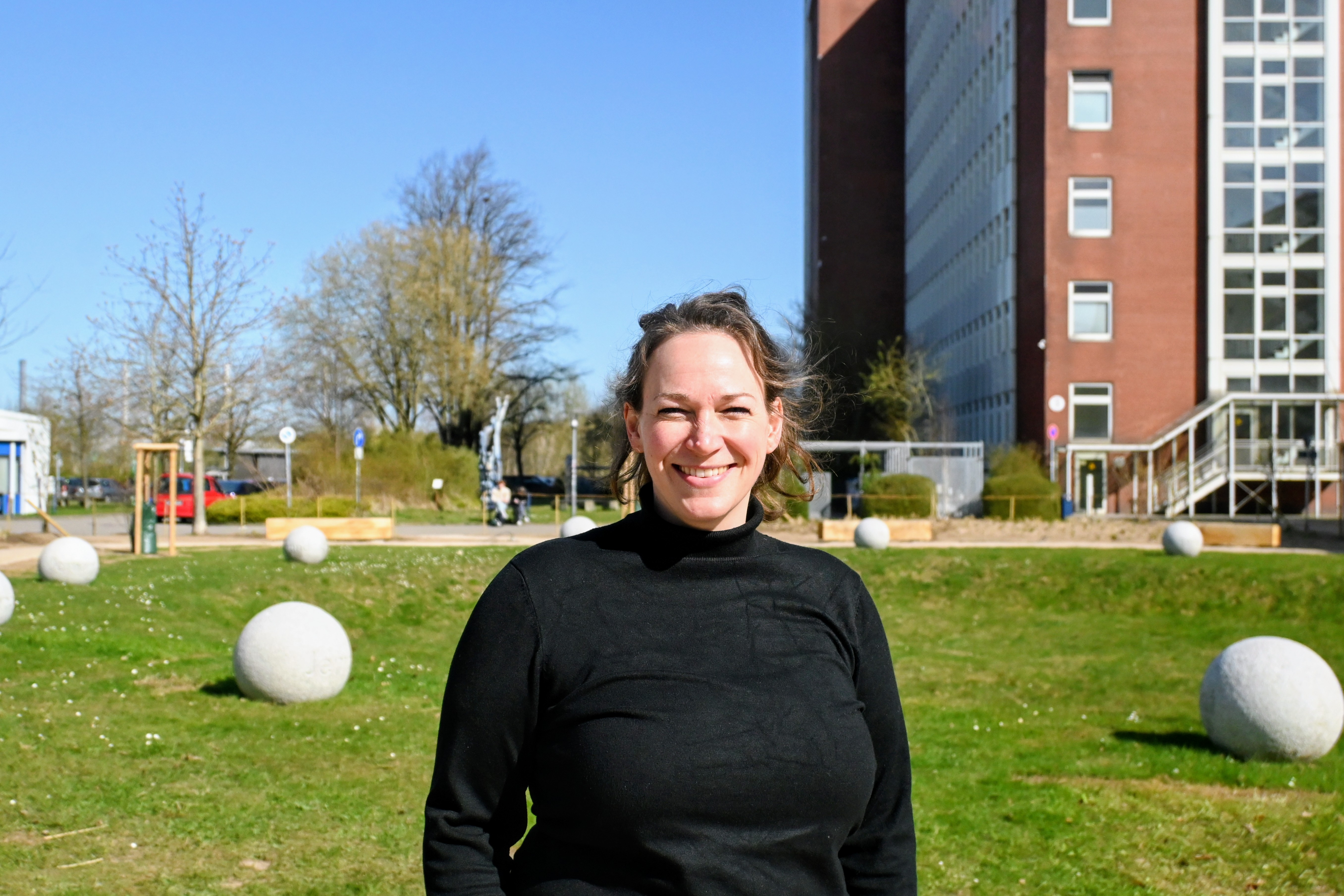 Dr. Franziska Schulz ist wissenschaftliche Mitarbeiterin des Professorinnenprogrammes und für den Akademischen Karriereservice für Frauen an der Fachhochschule zuständig.