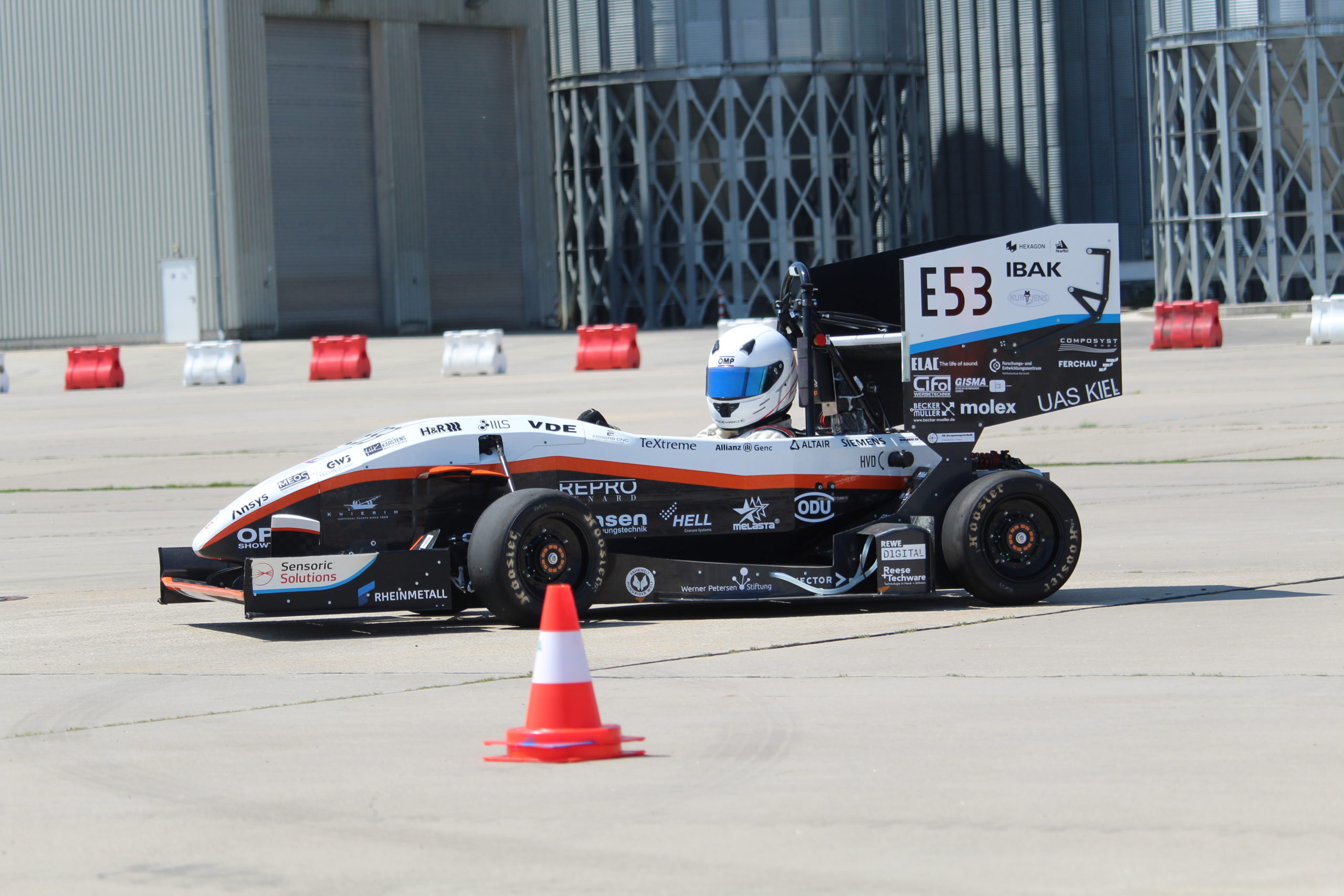 Rennauto Formula Student PhoeniX beim Test