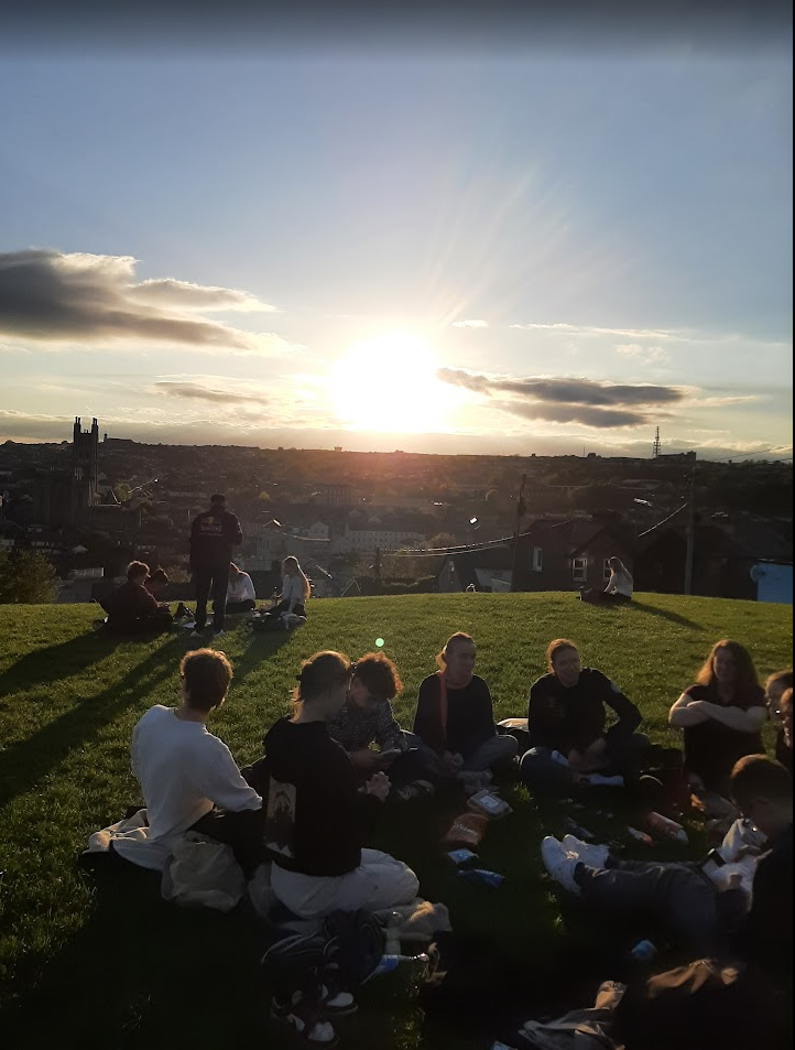 Picknick in einem Park in Cork