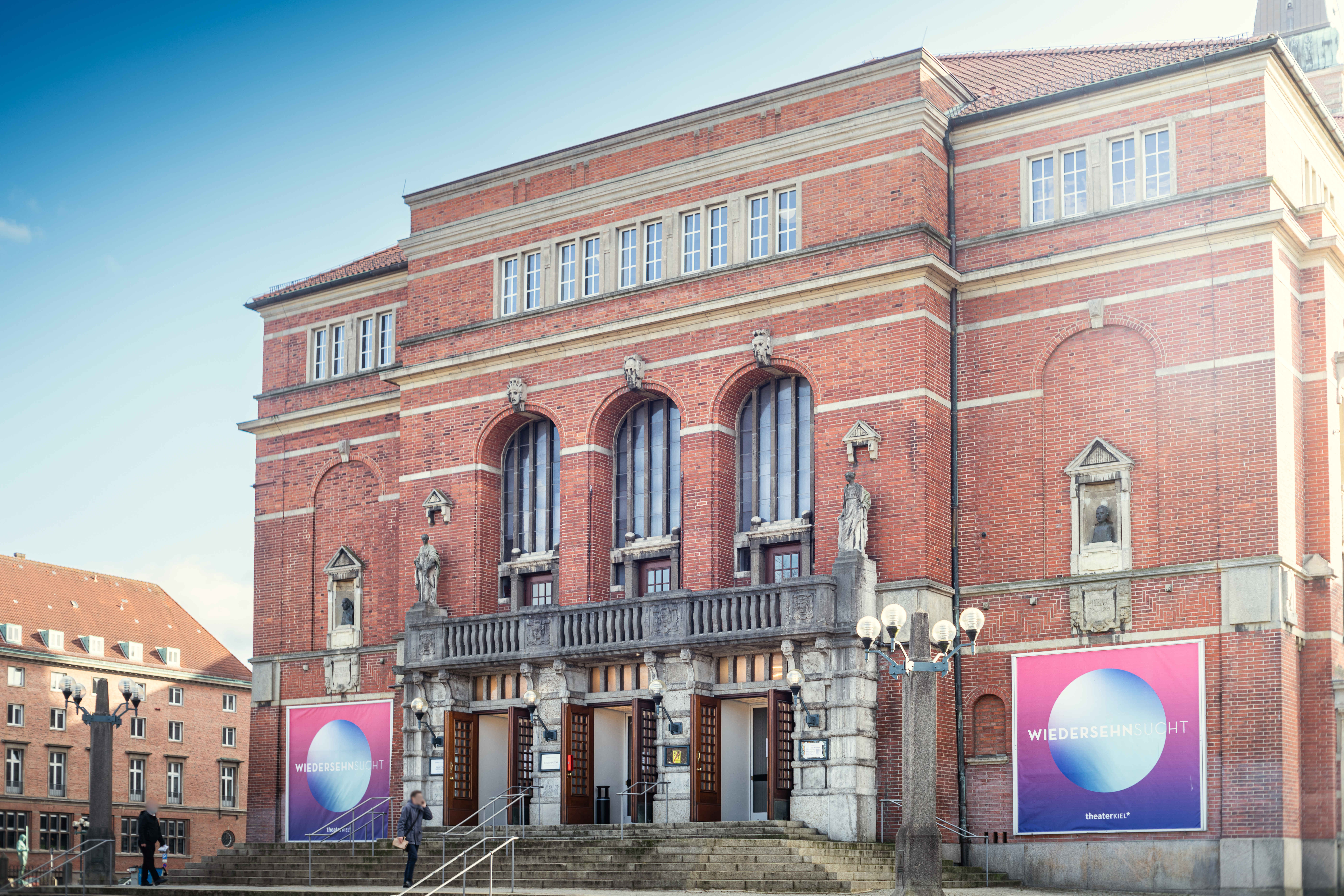Opernhaus Kiel im Streiflicht Opernhaus Kiel