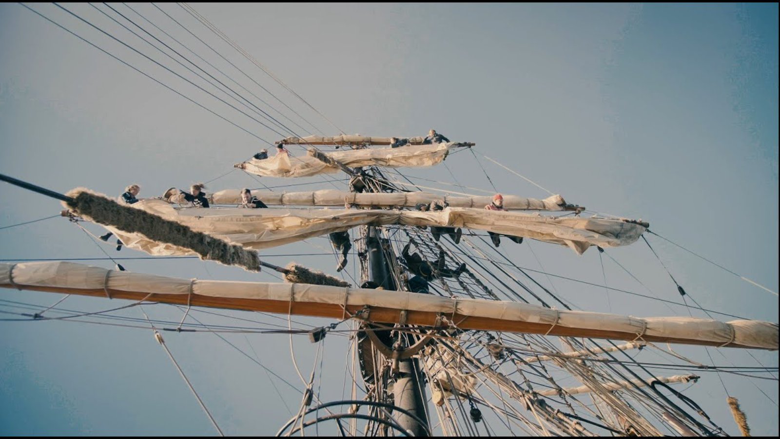 Studying under sail on the Roald Amundsen