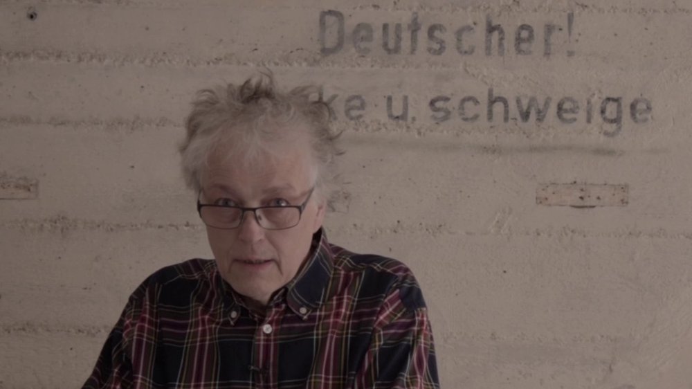 Hymne (Ausstellung "Crack! Boom! Bang!" im Bunker-D)