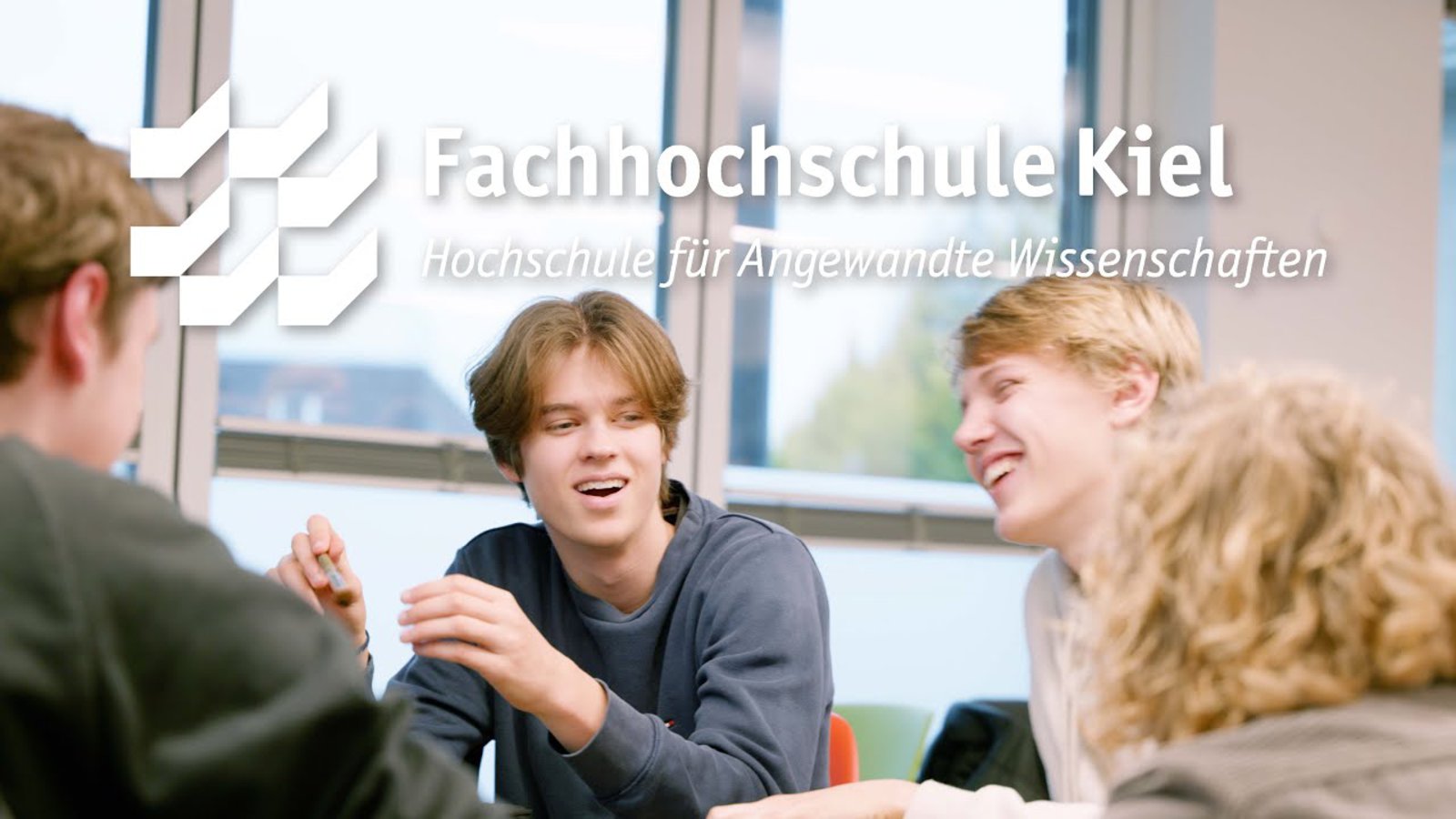 Studierende im Jugendcampus